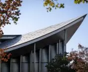 Suzhou Museum of Contemporary Art nad jeziorem Jinji projektu BIG
