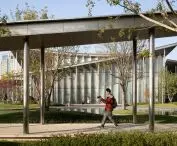 Suzhou Museum of Contemporary Art nad jeziorem Jinji projektu BIG