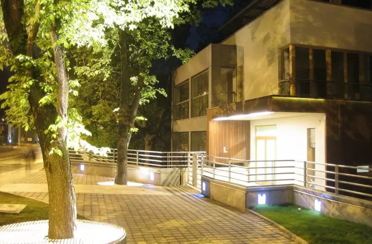 Villa Emmaus, nighttime illumination