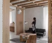 The ceiling beams have been preserved