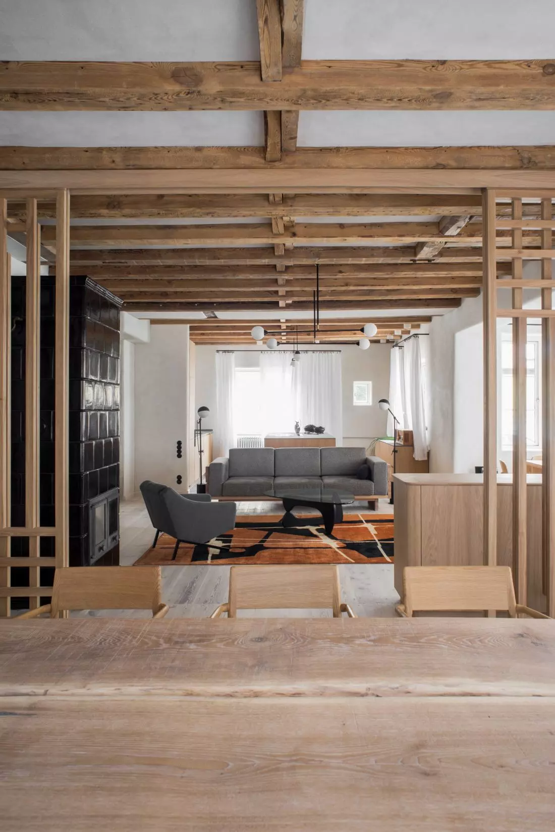 Wnętrze domu z lat 20. projektu Loft Kolasiński