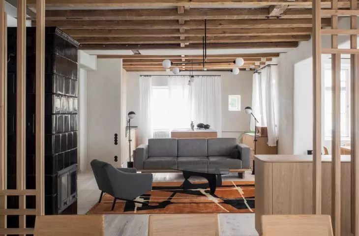 Sliding openwork doors between the dining room and living room