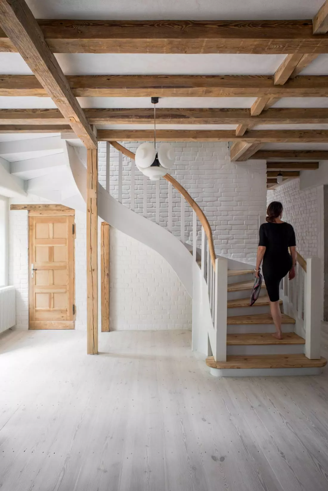 Dom z lat 20. w Szczecinie - projekt wnętrza Loft Kolasiński