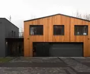 The roof of the building was raised to accommodate residential functions on the first floor