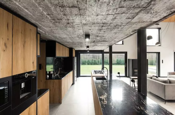 Ślonsko Chałpa - kitchen