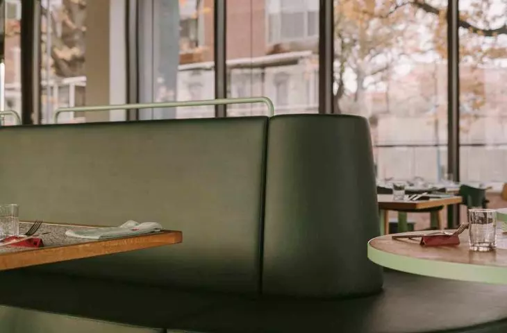 Seat in dark green color