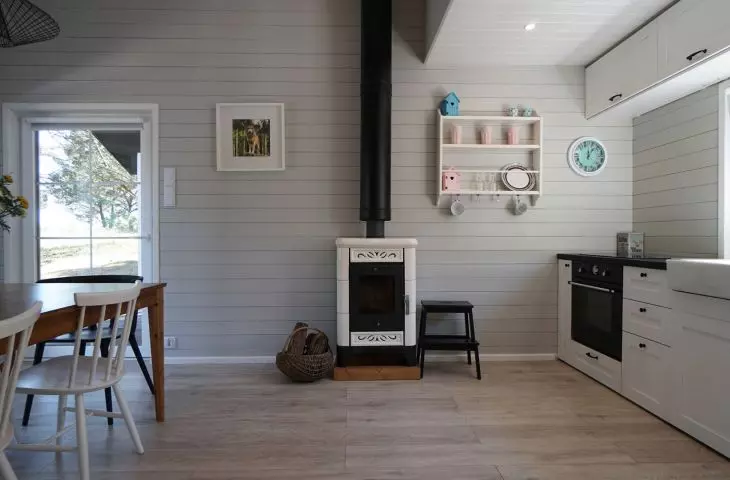 In winter, the interior is heated by a goat