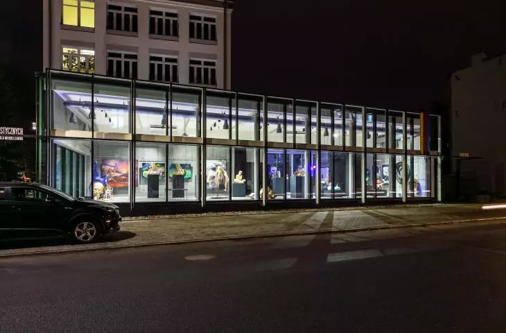 Exhibition pavilion of the high school of fine arts in Olsztyn at night