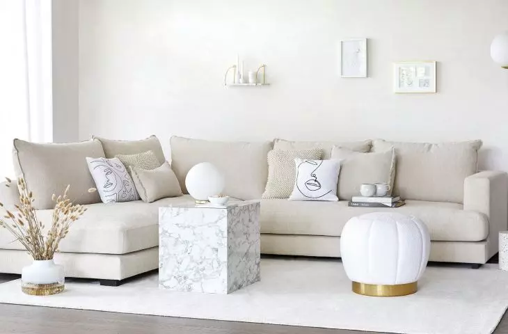 Delicate pillows with a face motif