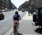 On Glogowska, despite its scale, there is no room for bicycle paths