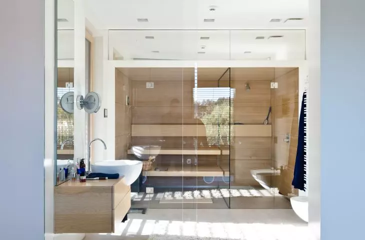 Cedar House, bathroom