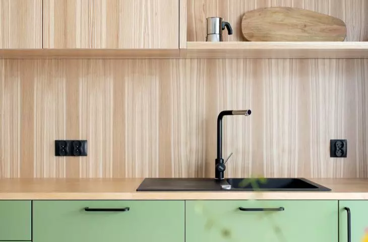 Kitchen with a colorful touch