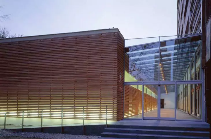 Centrum Szkoleniowo-Konferencyjne i Administracyjne Samorządu Województwa Opolskiego, 2002