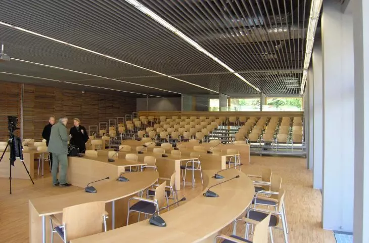 Centrum Szkoleniowo-Konferencyjne i Administracyjne Samorządu Województwa Opolskiego, 2002