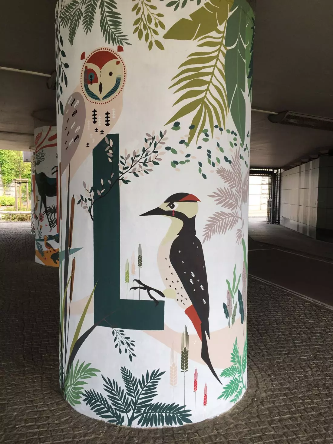 Nowy mural
w Krakowie pod Rondem Mogilskim. Wild City
