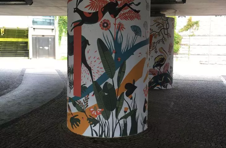 Flora i fauna przedstawiona na nowym muralu w Krakowie