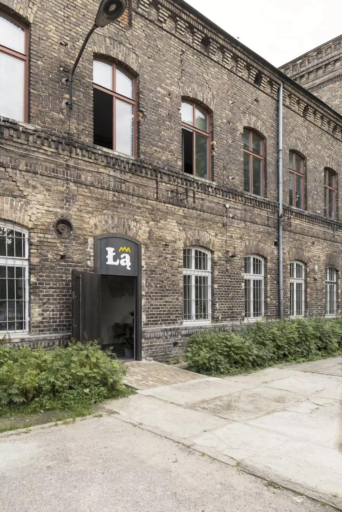 Łąka Happy Bar Gdańsk. Dawna Królewska Fabryka Karabinów