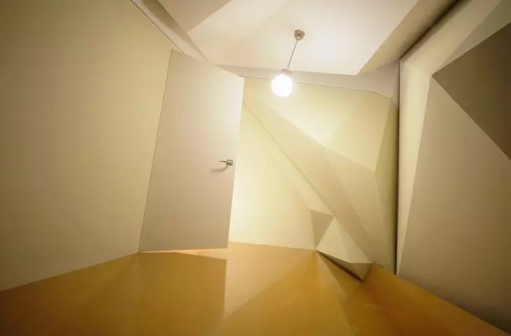 „Zmęczony pokój”, 2005, wystawa w Sigmund Freud Museum, Wiedeń 