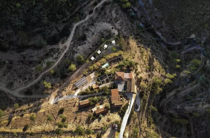 Dolina Vale de Moses, umiejscowienie kabin