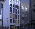 Hotel W10, biała bryła budynku