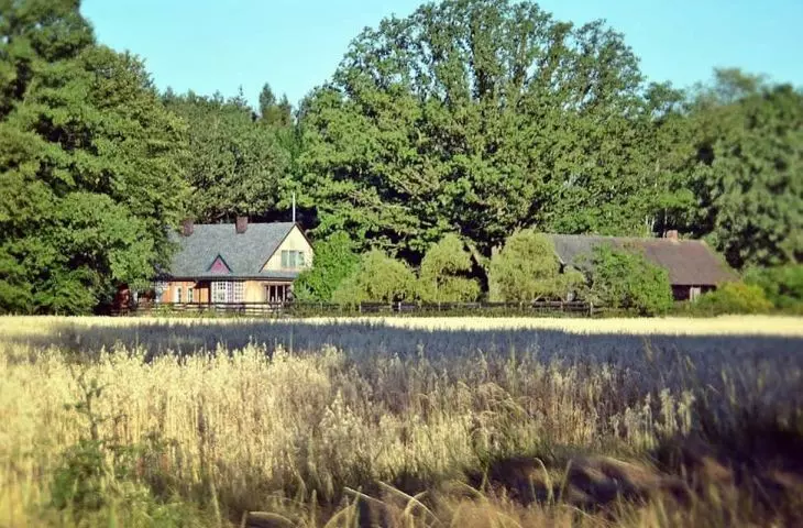 Stara leśniczówka i stodoła