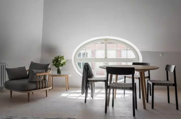 The furniture has been adjusted to the height of the window