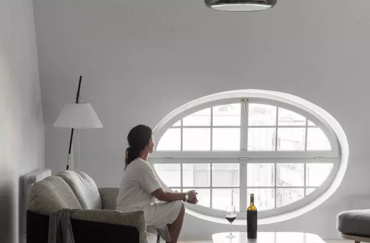 The window co-creates the space of the apartment 