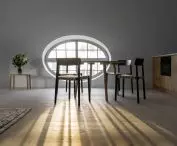 Play of sunlight in the apartment