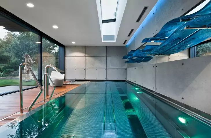 House on the boulevard, swimming pool