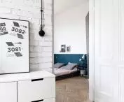 Widok z korytarza na sypialnię