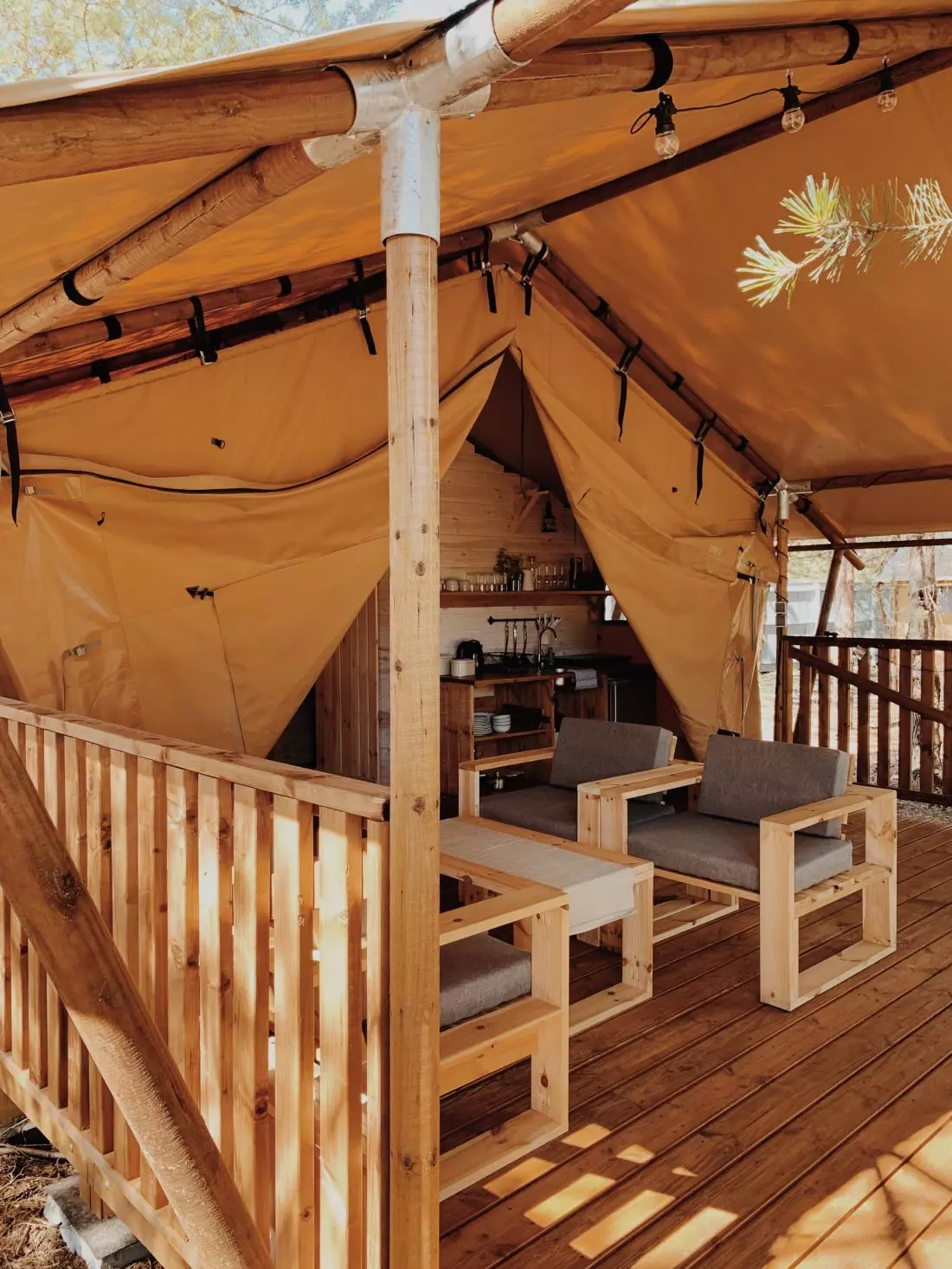 Luksusowe wakacje pod namiotem. Glamping Kwiejcówka