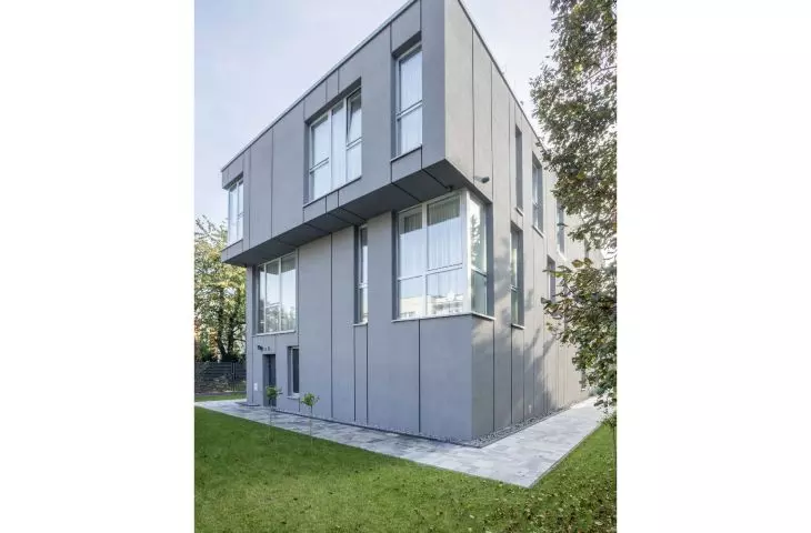M17-Cut House in Krakow
