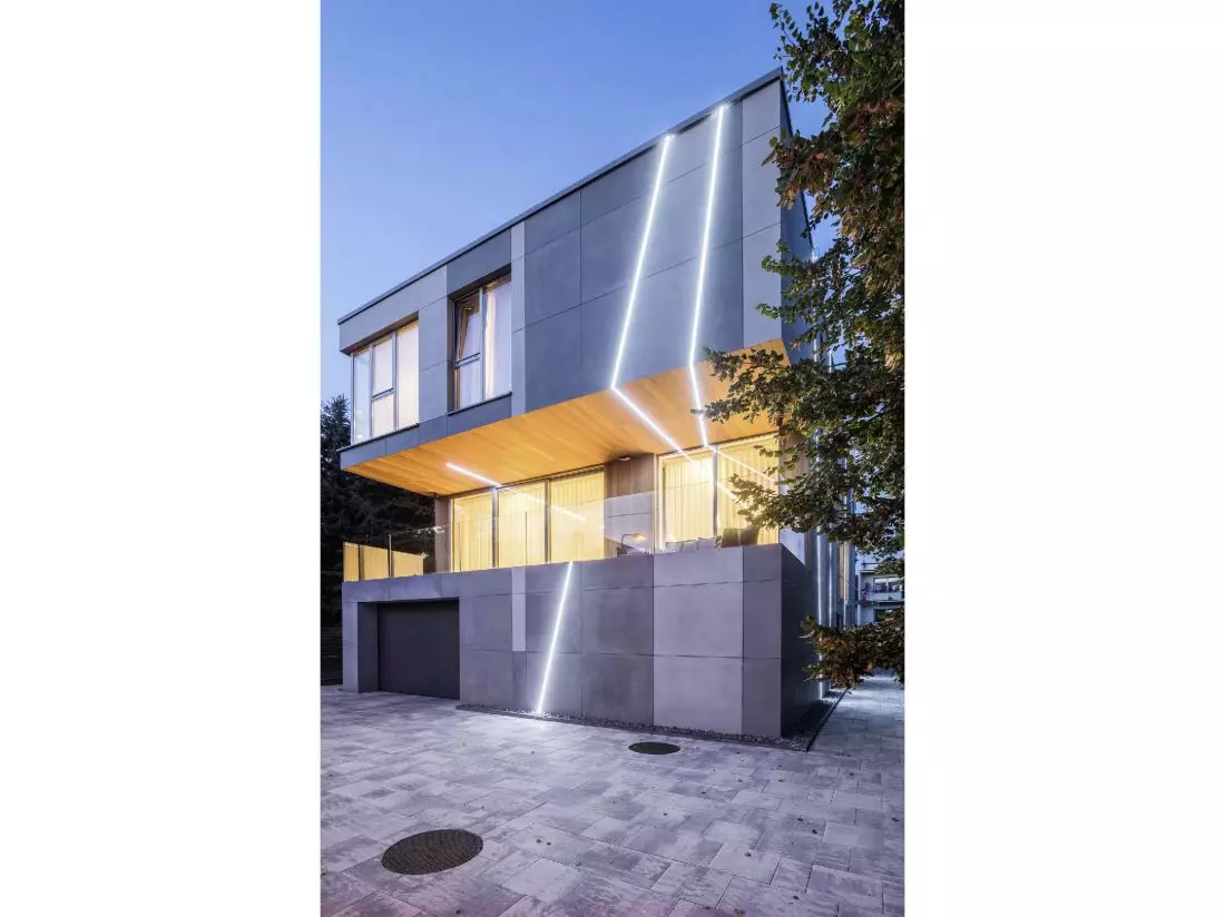 Cut Housew Krakowie