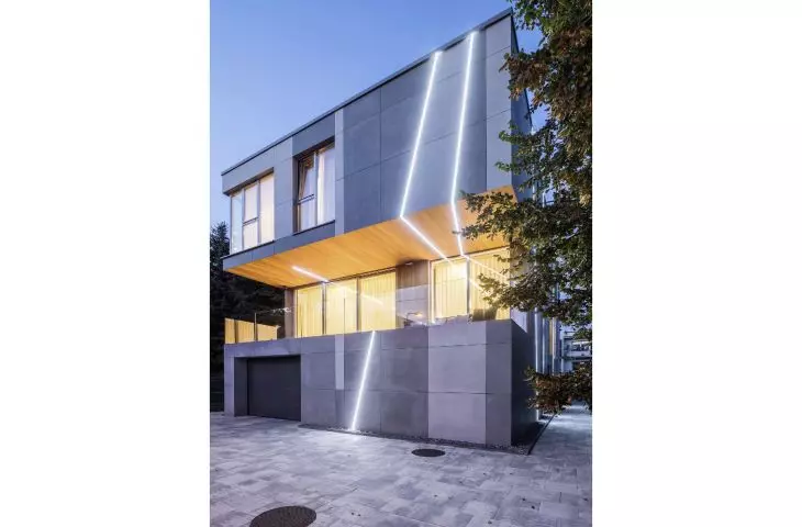 M17-Cut House in Krakow