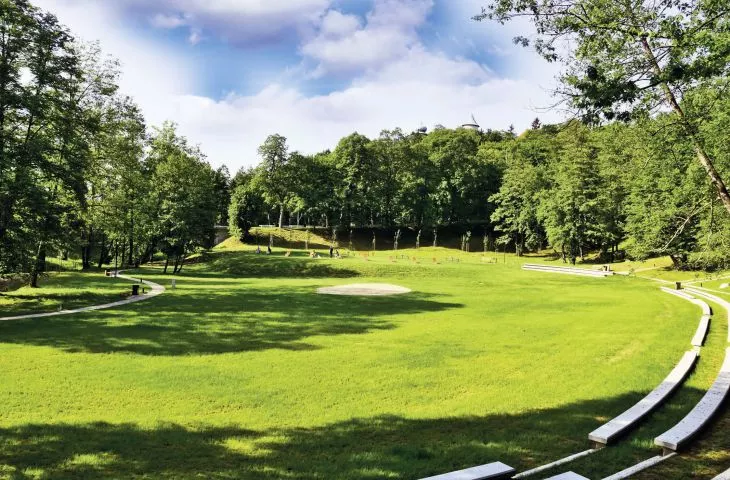 PP01-Park 400-lecia u podnóża Zamku Kmitów I Lubomirskich w Nowym Wiśniczu