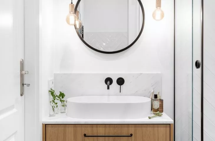 Apartment in Old Ochota, bathroom interior