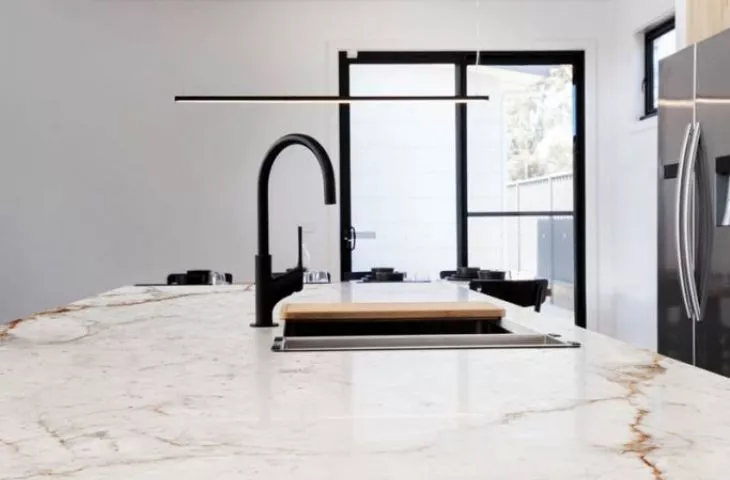 ABU DHABI WHITE