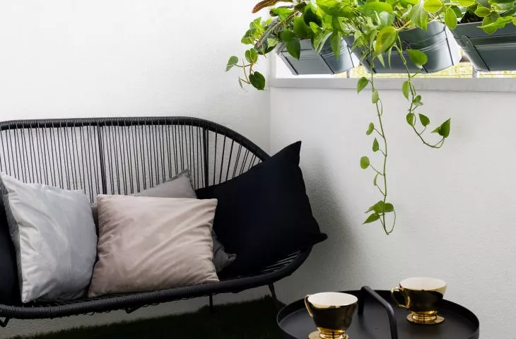 Loggia ze sztuczną trawą