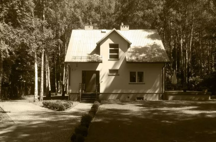 House R, current status
