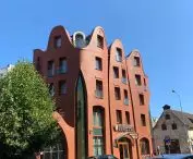 crooked hotel on Grodzka Street