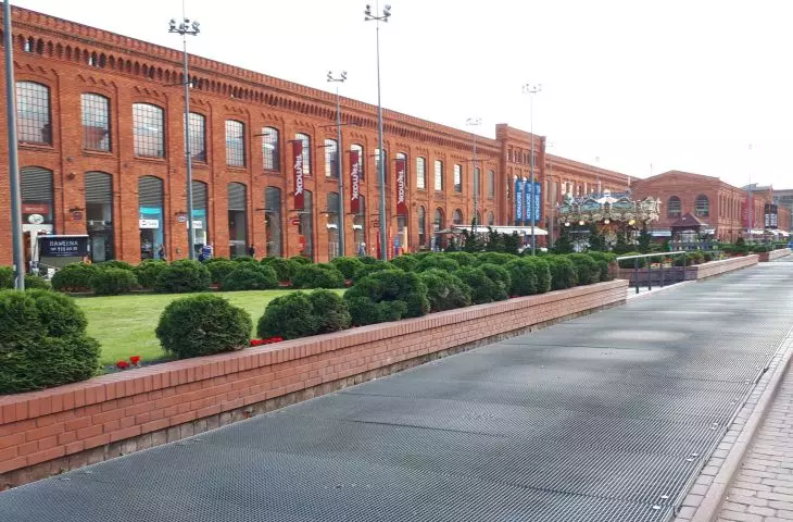 Centrum handlowo-rozrywkowo-usługowe Manufaktura.