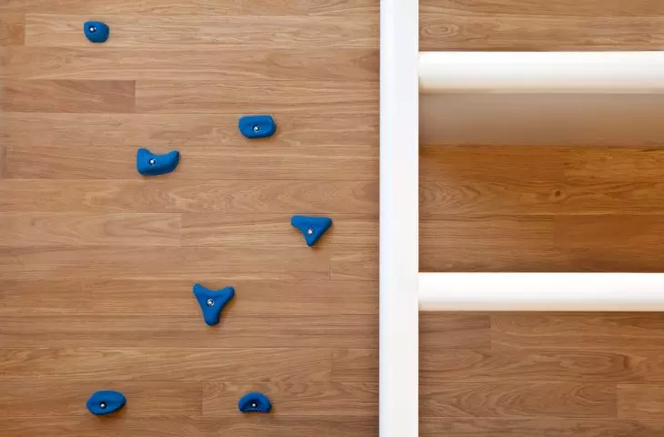 Climbing wall in a mini version in the children's room