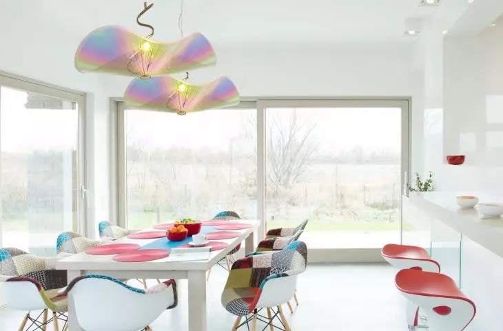 Kolorowa lampa PAPILION wykonana ze szkła organicznego