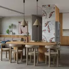 Kolorowe Japandi - projekt wnętrza domu na Podlasiu