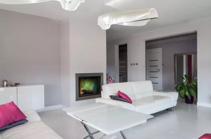 Lampa ze szkła organicznego z kolekcji Cortina