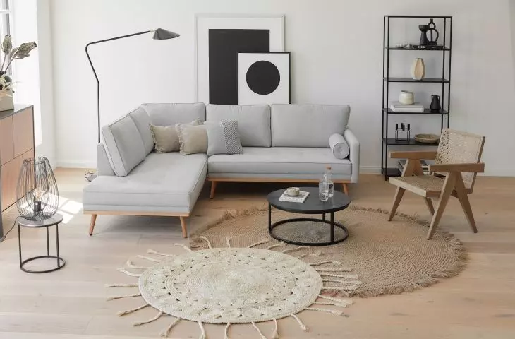 Japanese-style interior design, dark color accent