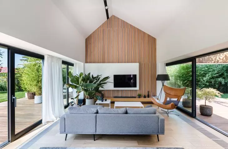 Living room of a house in Lomianki