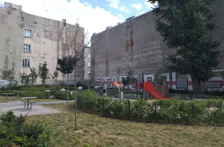 Jeden z parków kieszonkowych na Starym Polesiu w Łodzi.