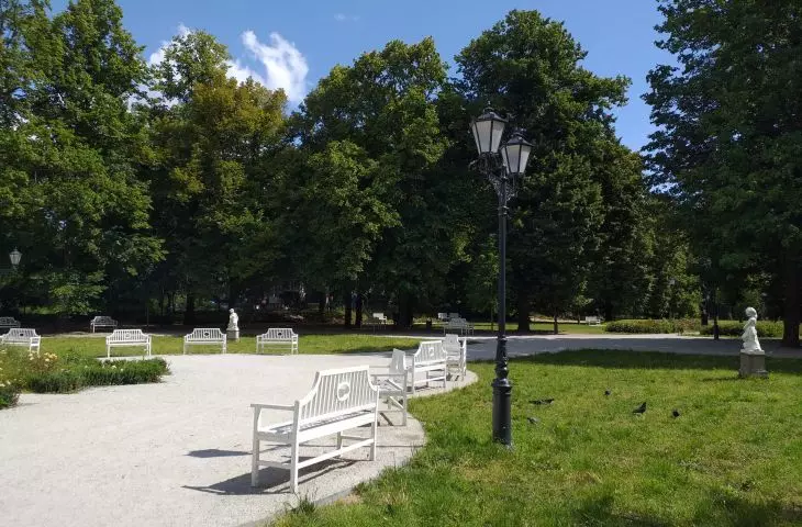 Zrewitalizowany zabytkowy park im. H. Sienkiewicza w Łodzi.