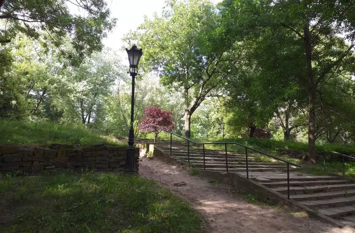The Old Town Park in Lodz was created after the war on the site of quarters of big-city buildings demolished by the Germans. 